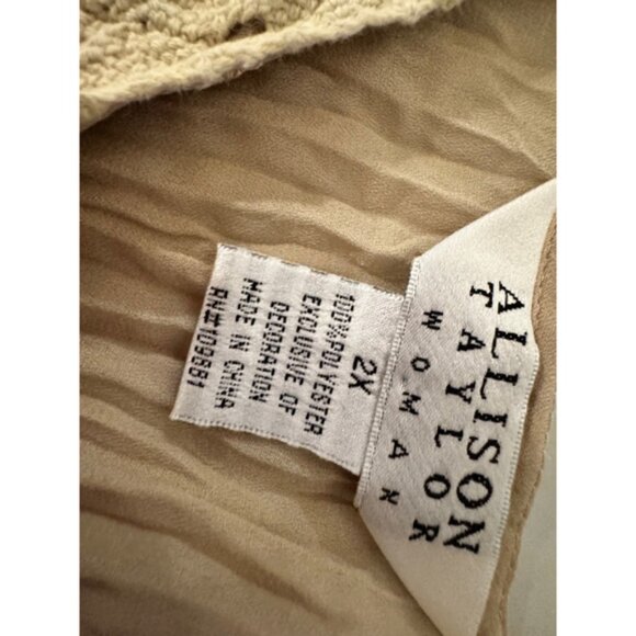 Allison Taylor Eyelet Champaign beige Blouse, with crochet Size 2X - Picture 13 of 14